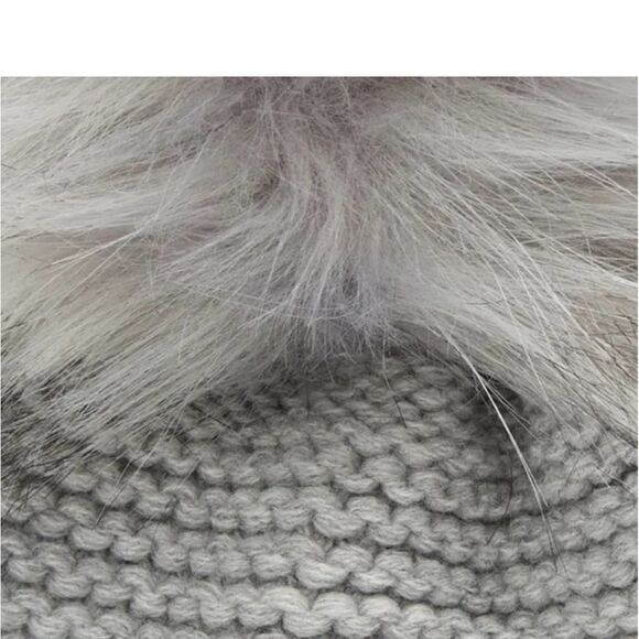 KYI KYI Women’s Wool Blend knit beanie with faux fur Pom gray NWT - Picture 8 of 9